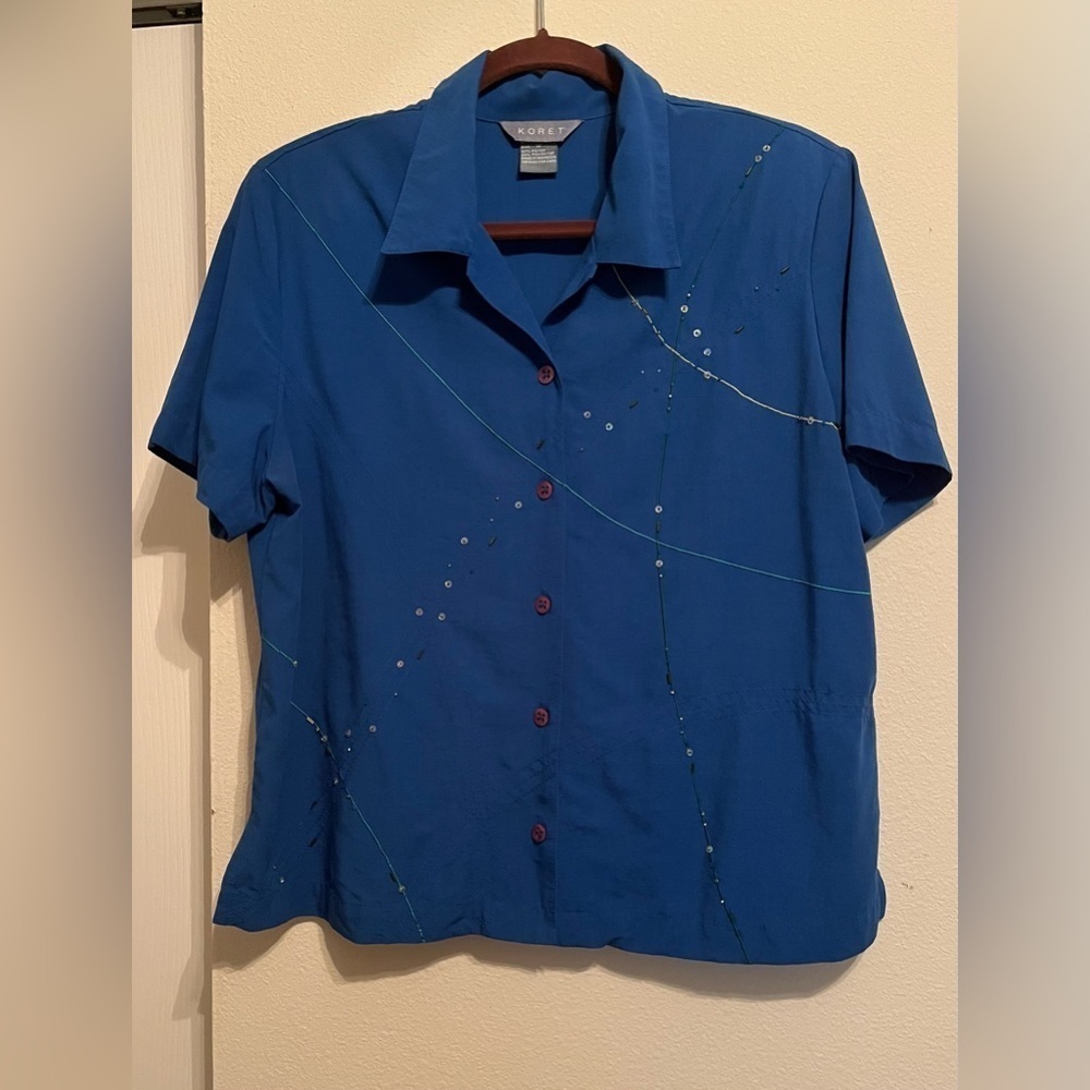 KORET~WOMEN’S BLUE SHIRT~M